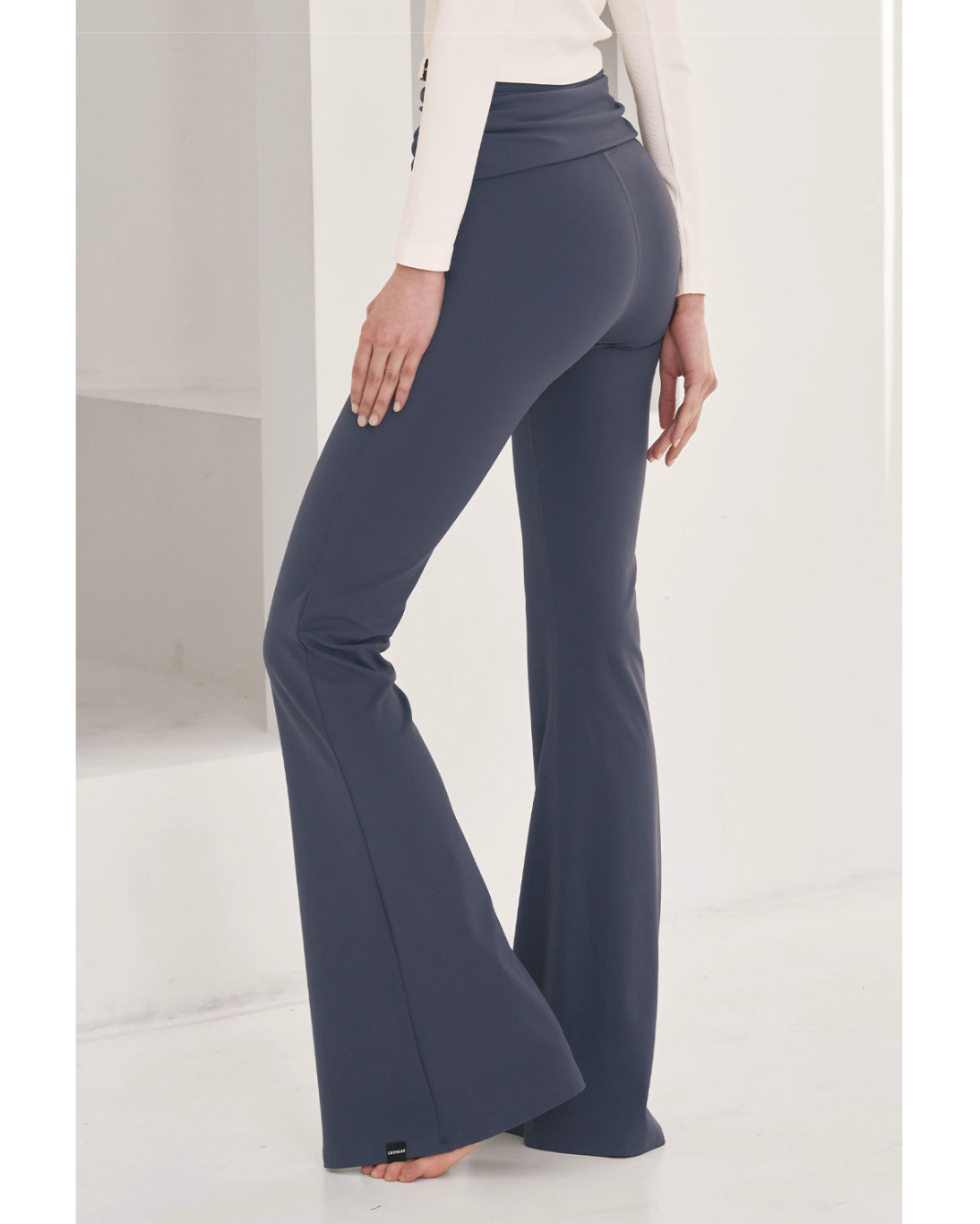 Waist shirring bootcut leggings