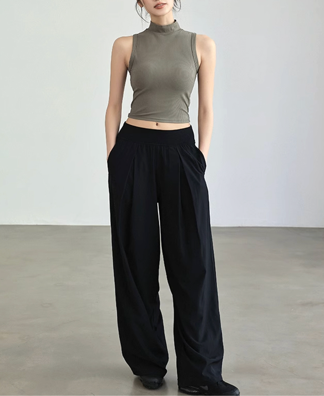 Motif Half Neck Vest