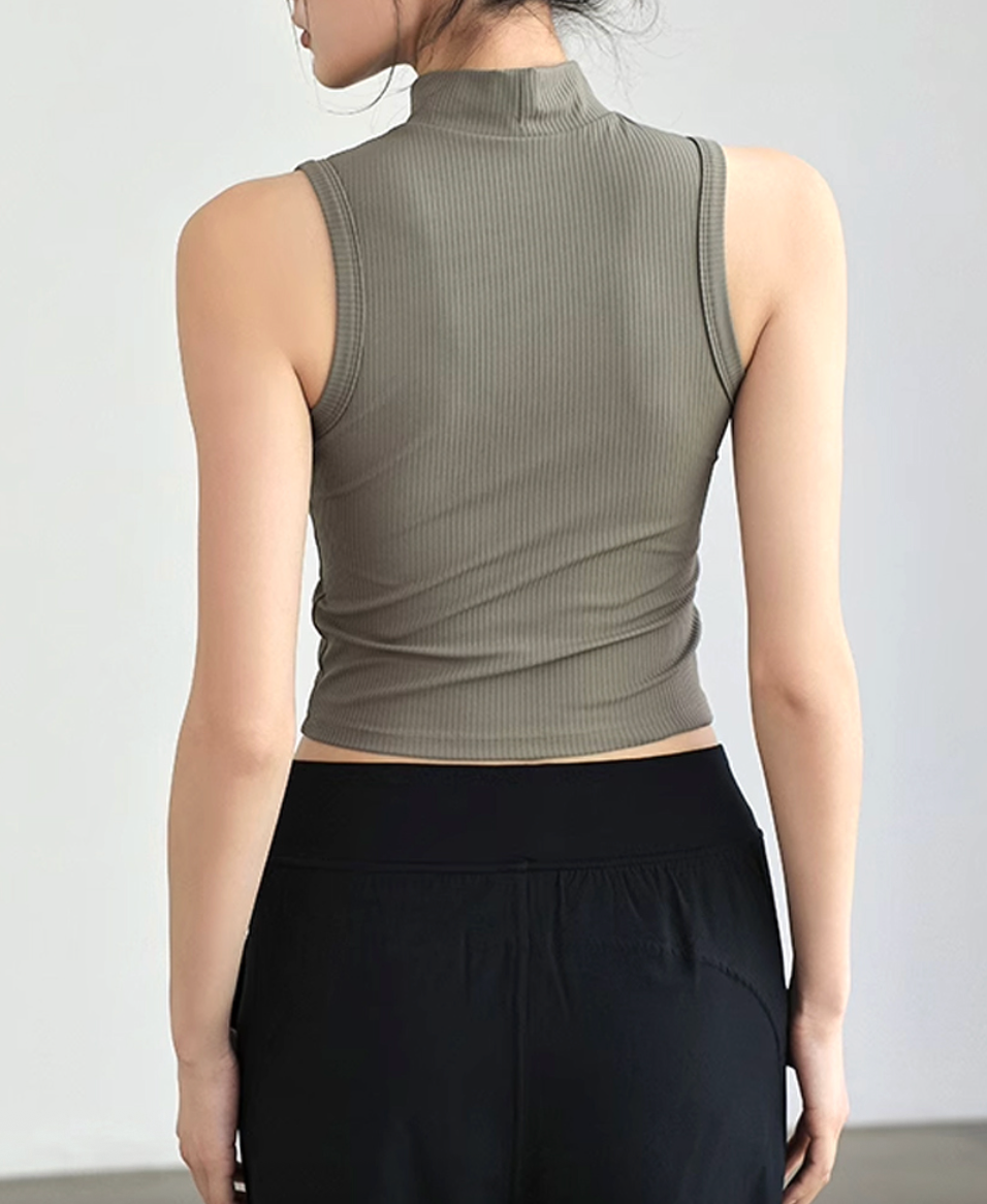 Motif Half Neck Vest