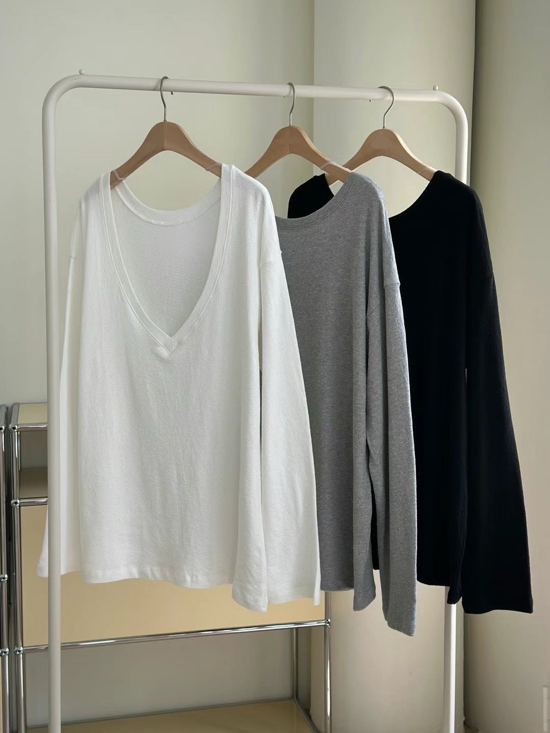 Over V-neck Sweater