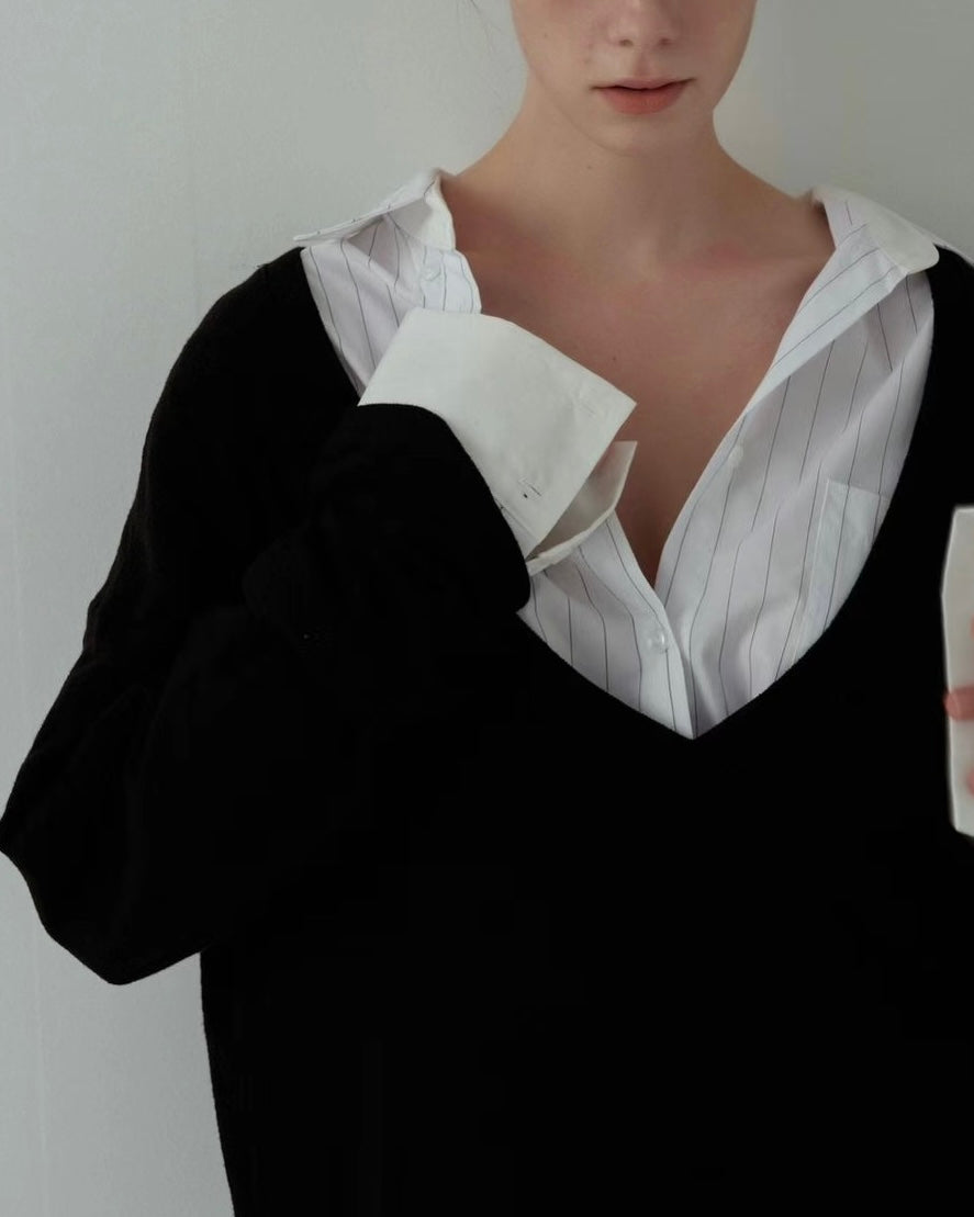 Over V-neck Sweater