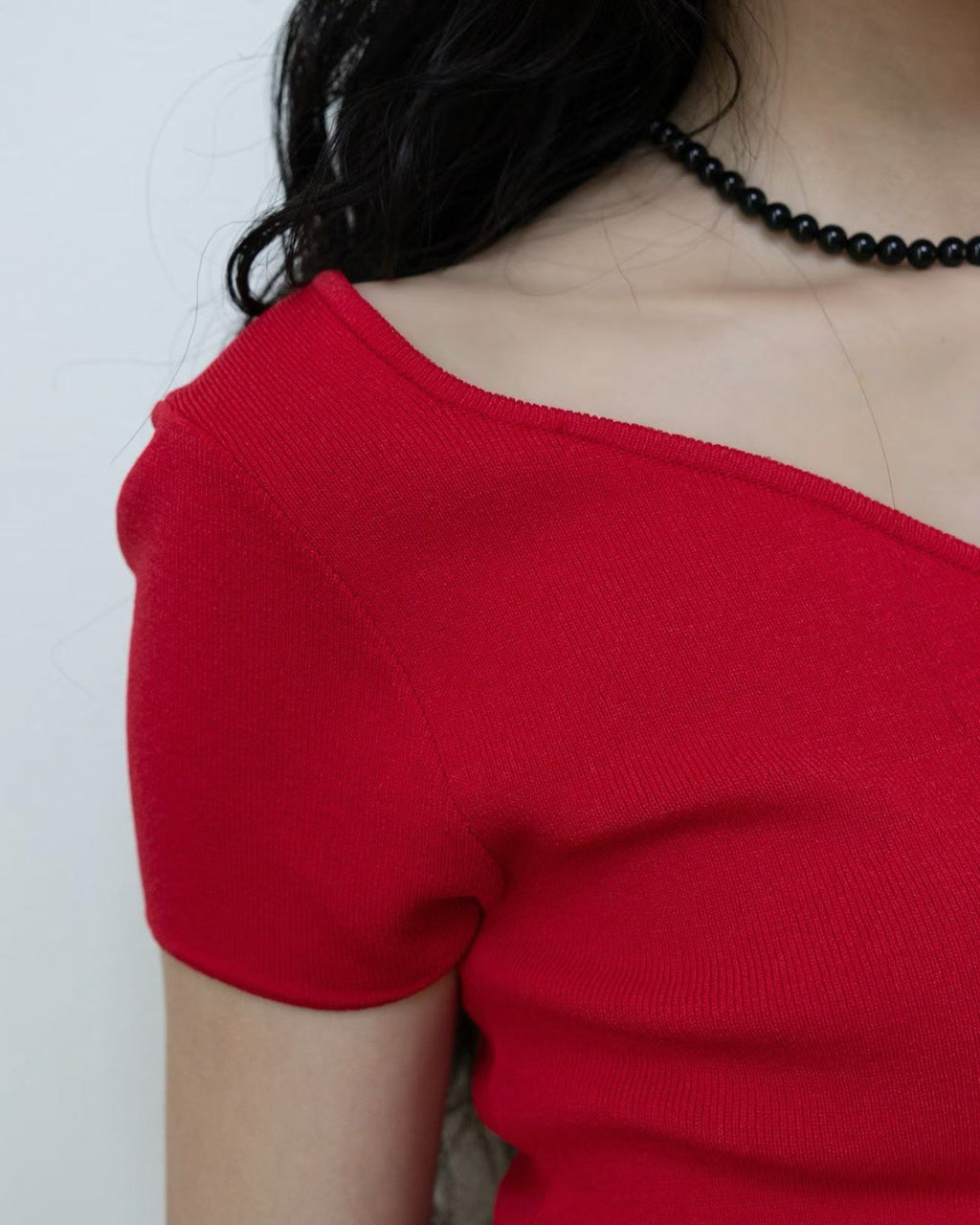 Love Neck Slim Knit Top