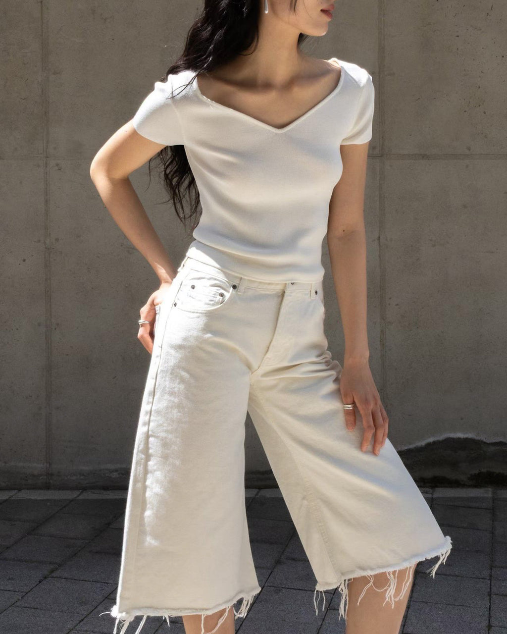 Love Neck Slim Knit Top