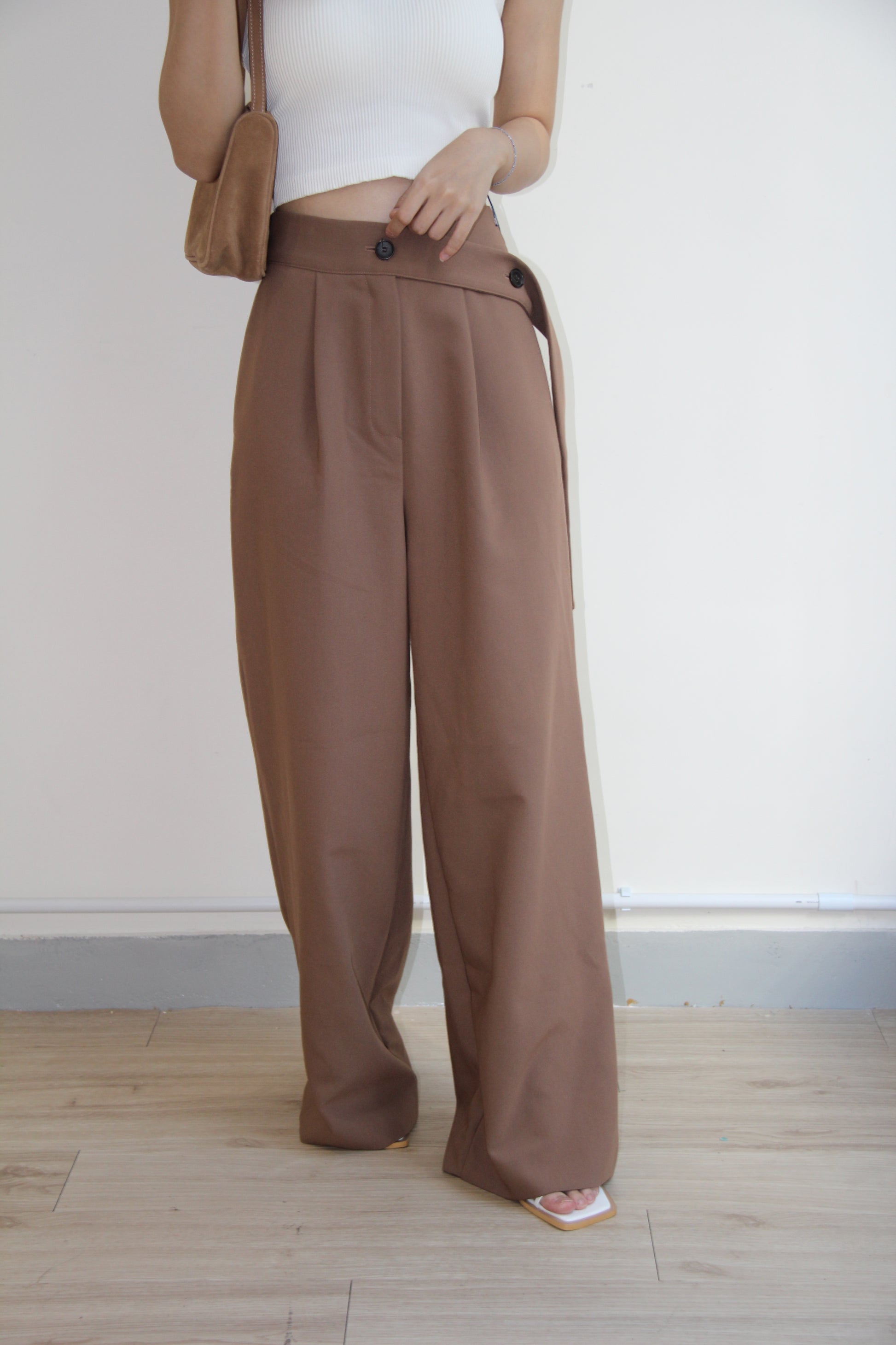 Wide-Leg Cross Belt Design Trousers