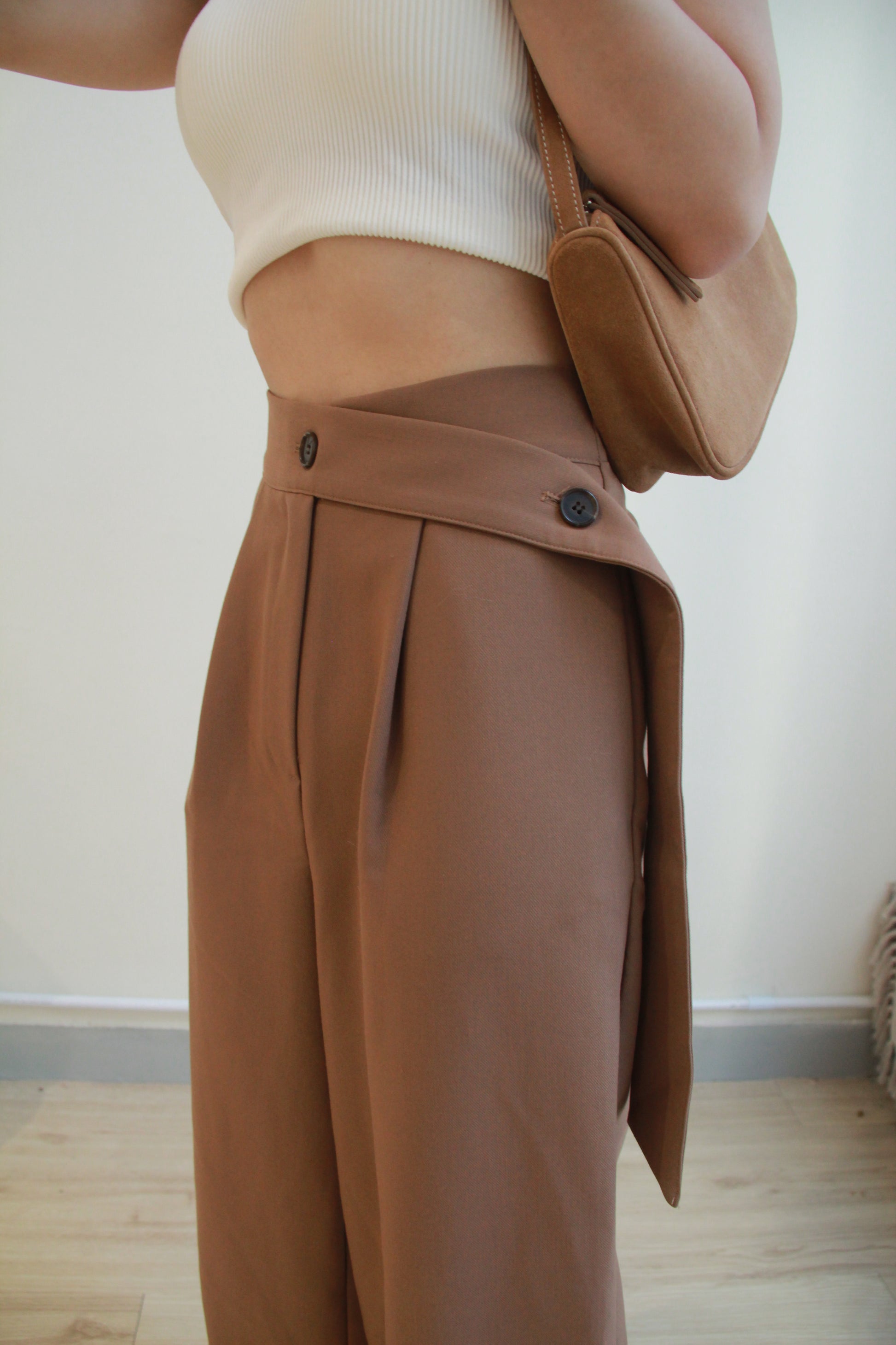 Wide-Leg Cross Belt Design Trousers