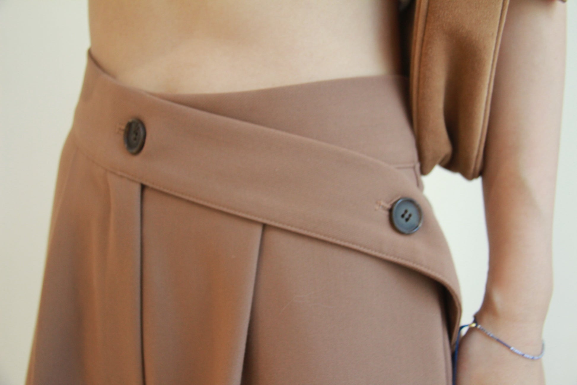 Wide-Leg Cross Belt Design Trousers