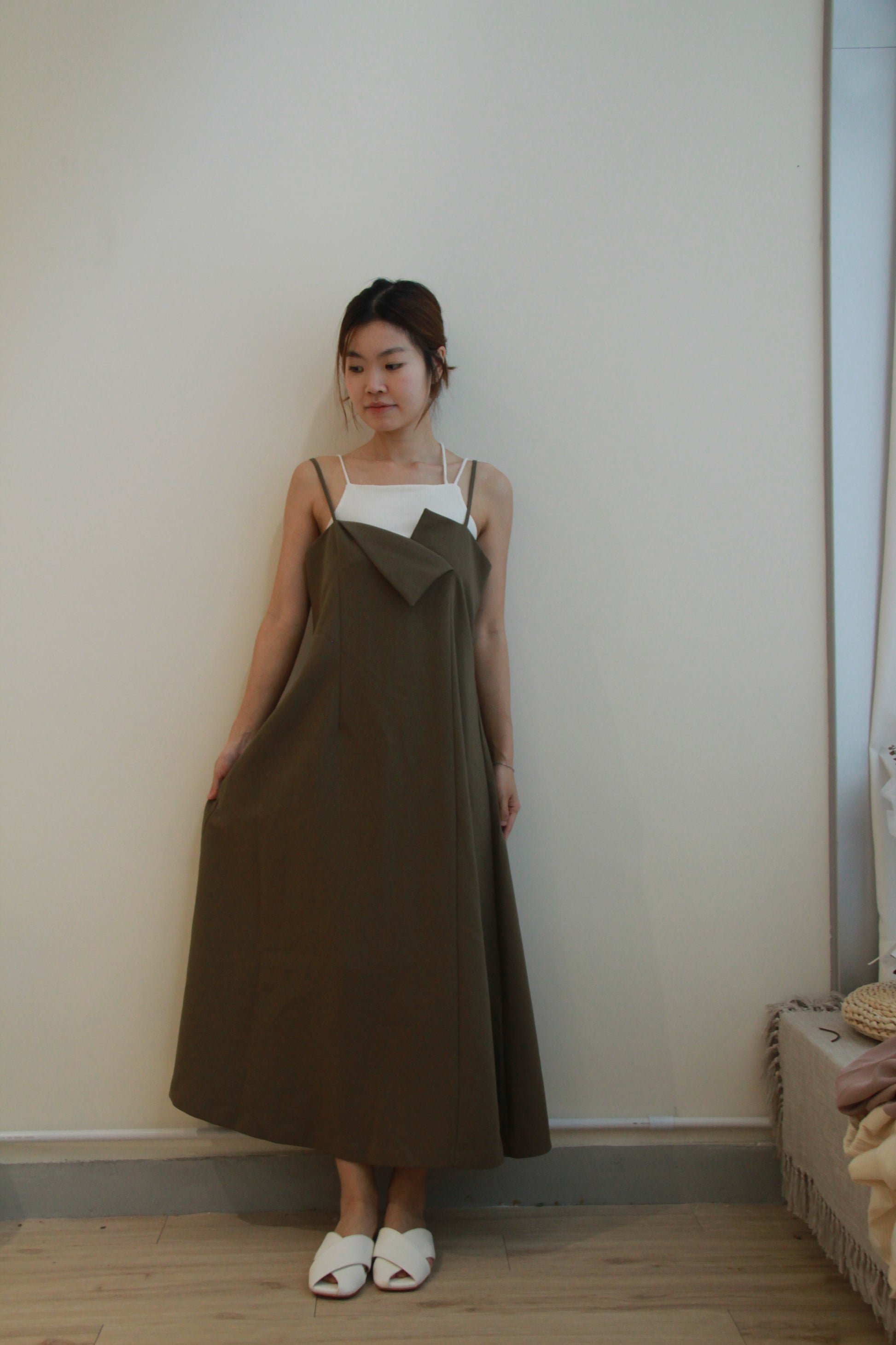 Collar A-line Dress [Brown]