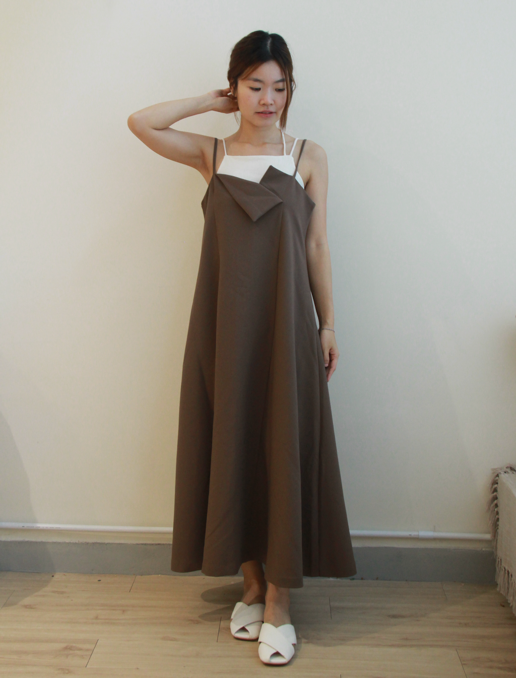 Collar A-line Dress [Brown]