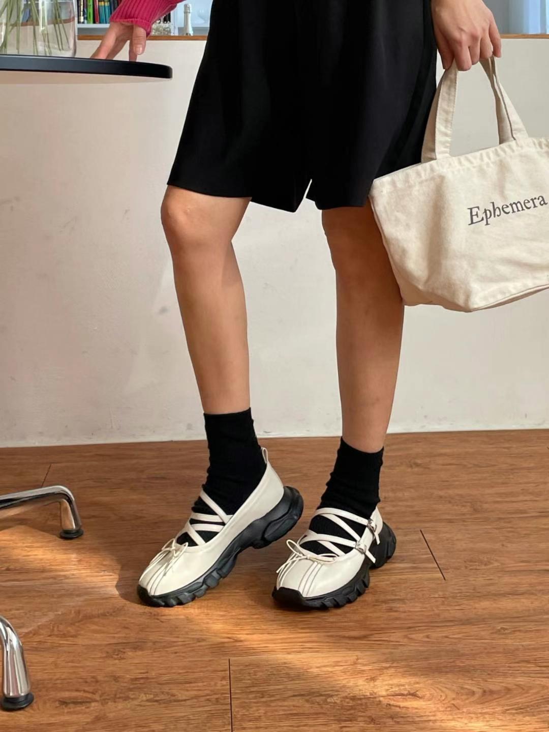 Ribbon Strap Shoes [Black]