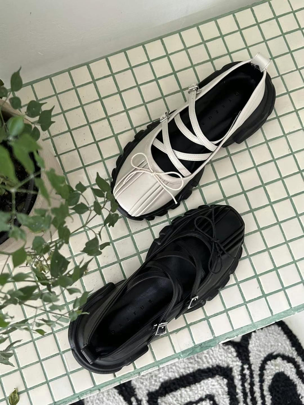 Ribbon Strap Shoes [Black]