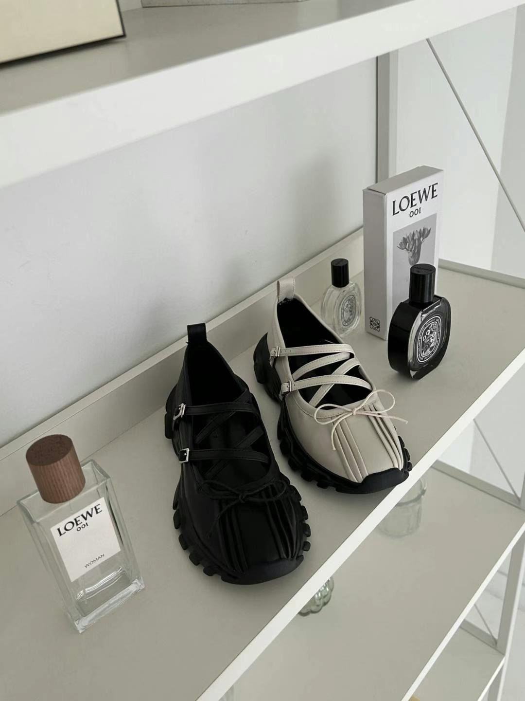 Ribbon Strap Shoes [Black]