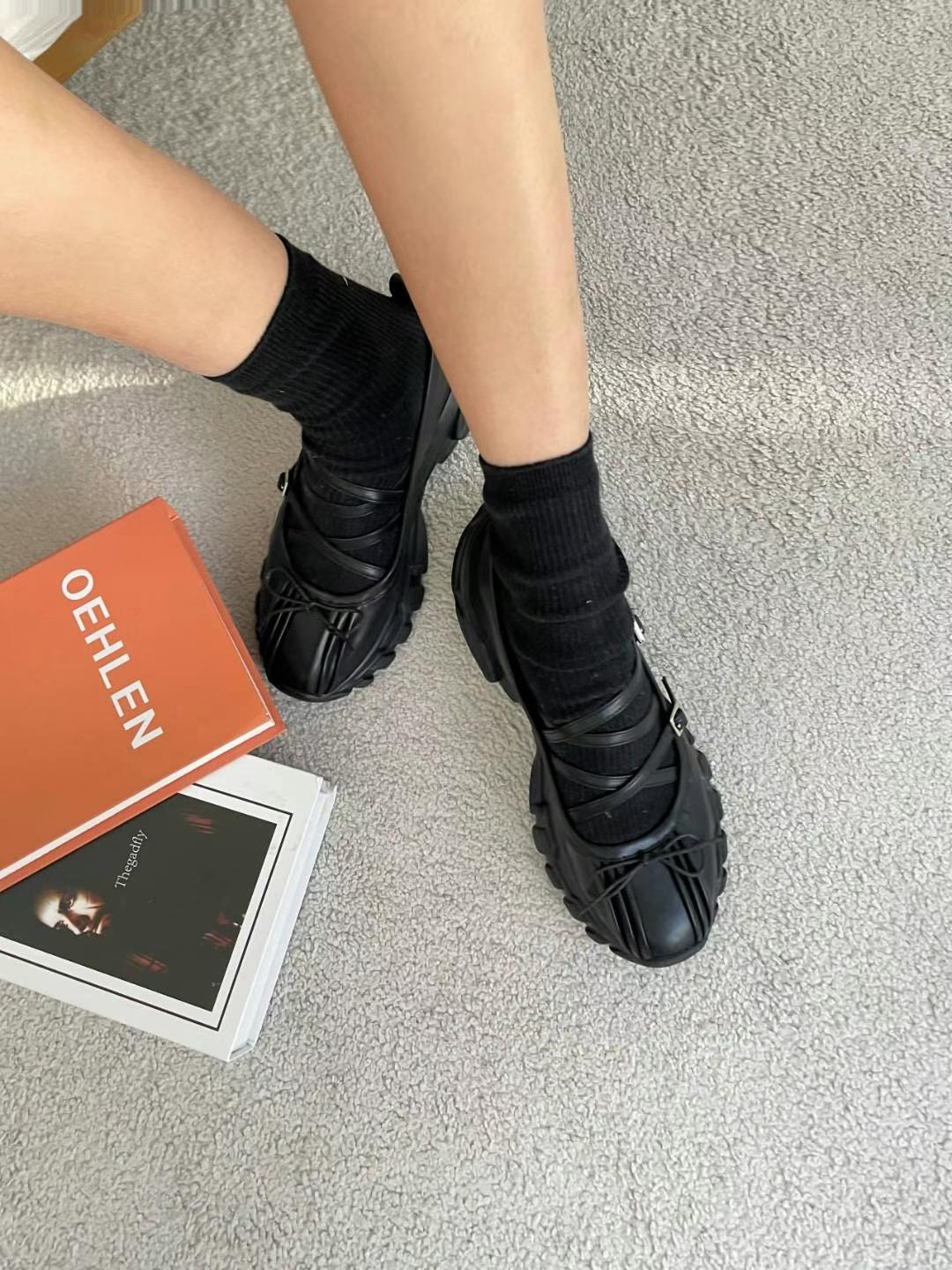Ribbon Strap Shoes [Black]