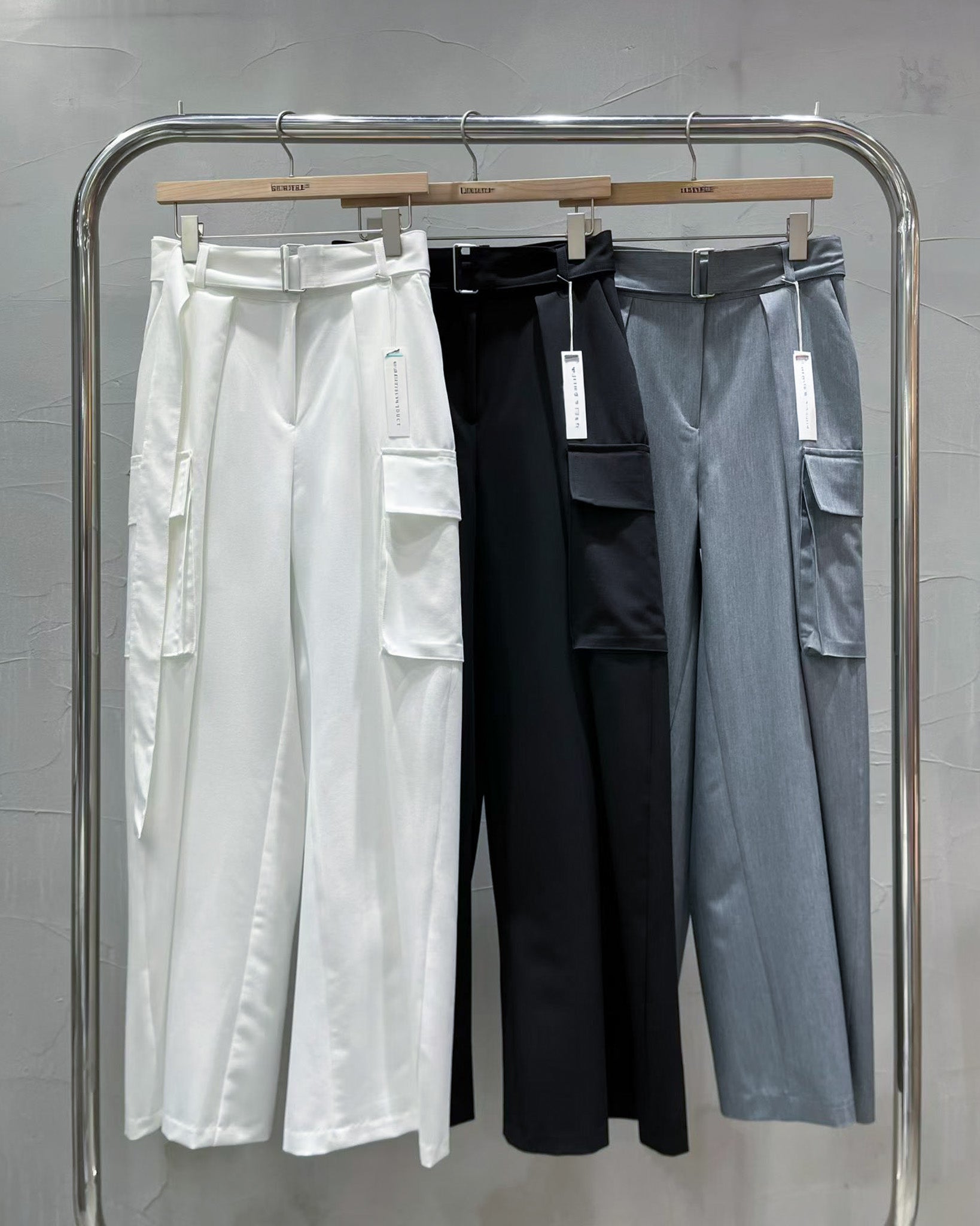 Pleated Baggy Cargo Trousers