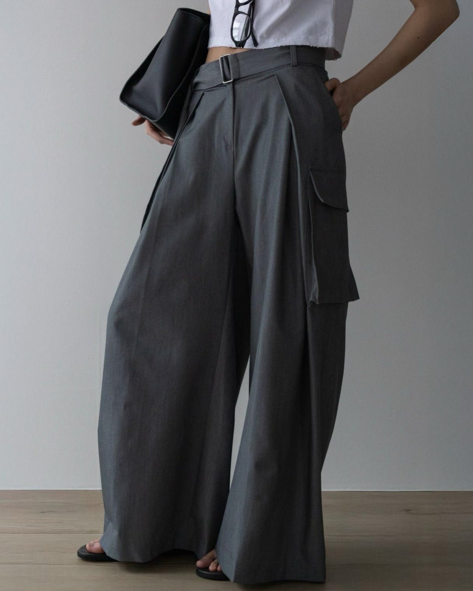 Pleated Baggy Cargo Trousers