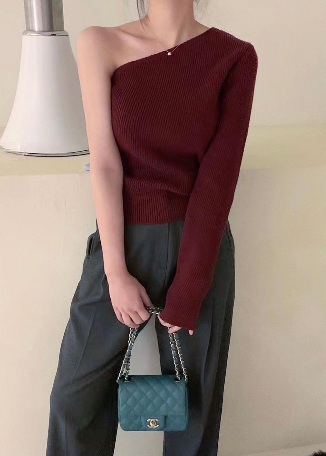 One-shoulder-Cuff Knit Top