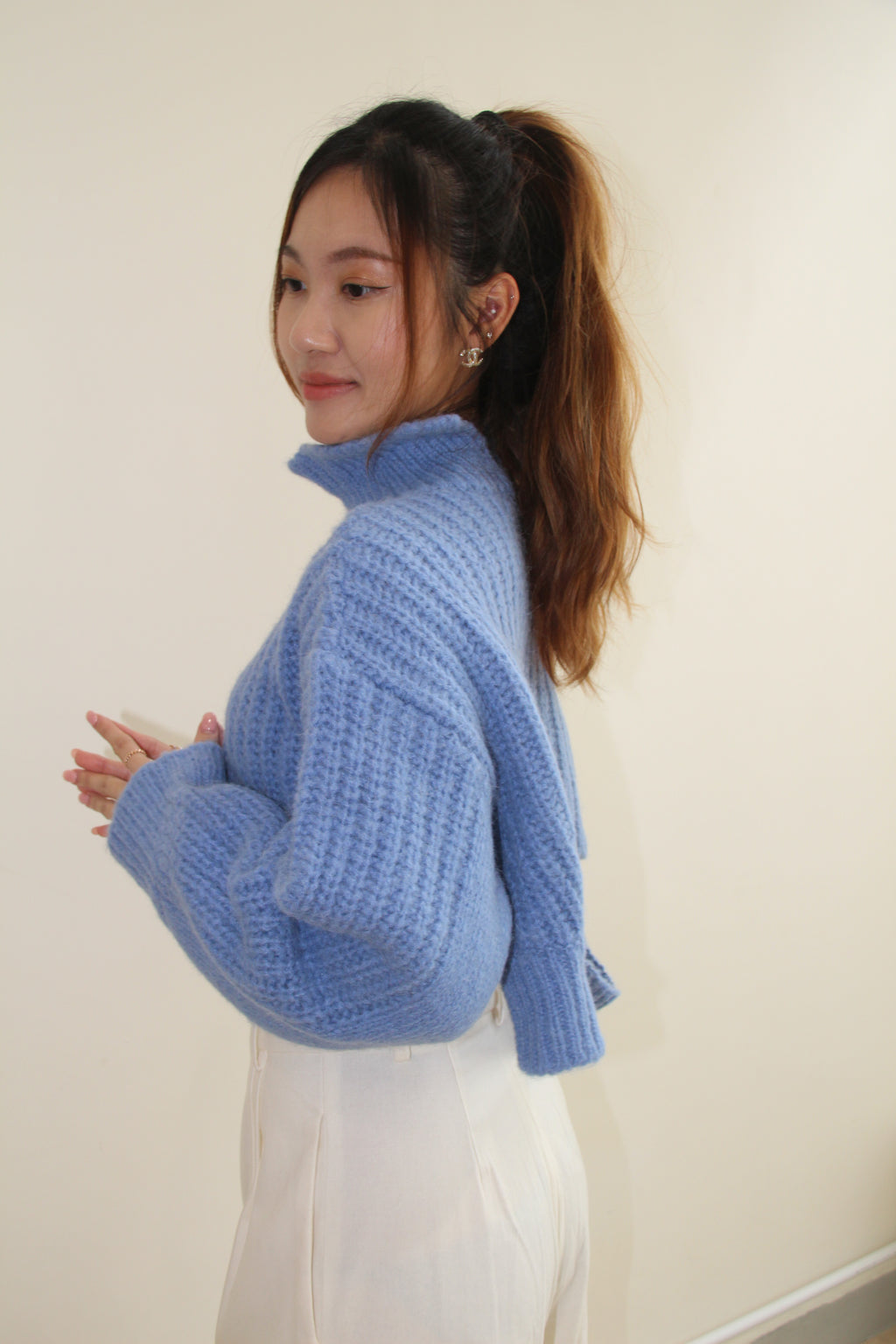 Wave with Cut-out Hem Sweater