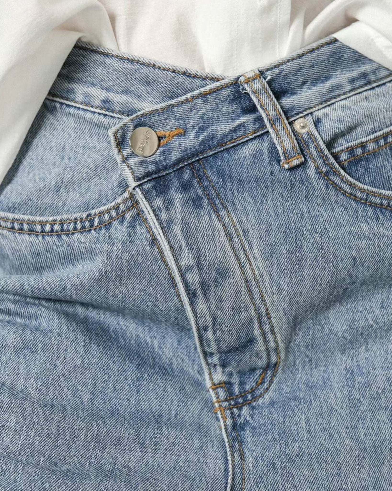 Andrea Jeans