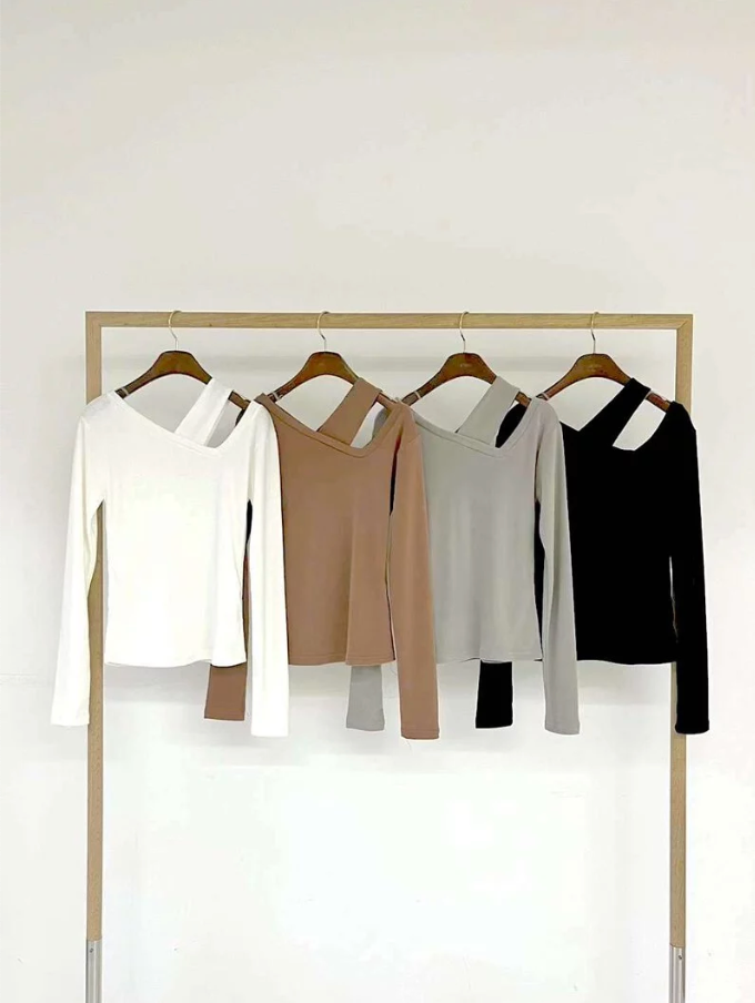 (現) Cut-out Strap Details Top