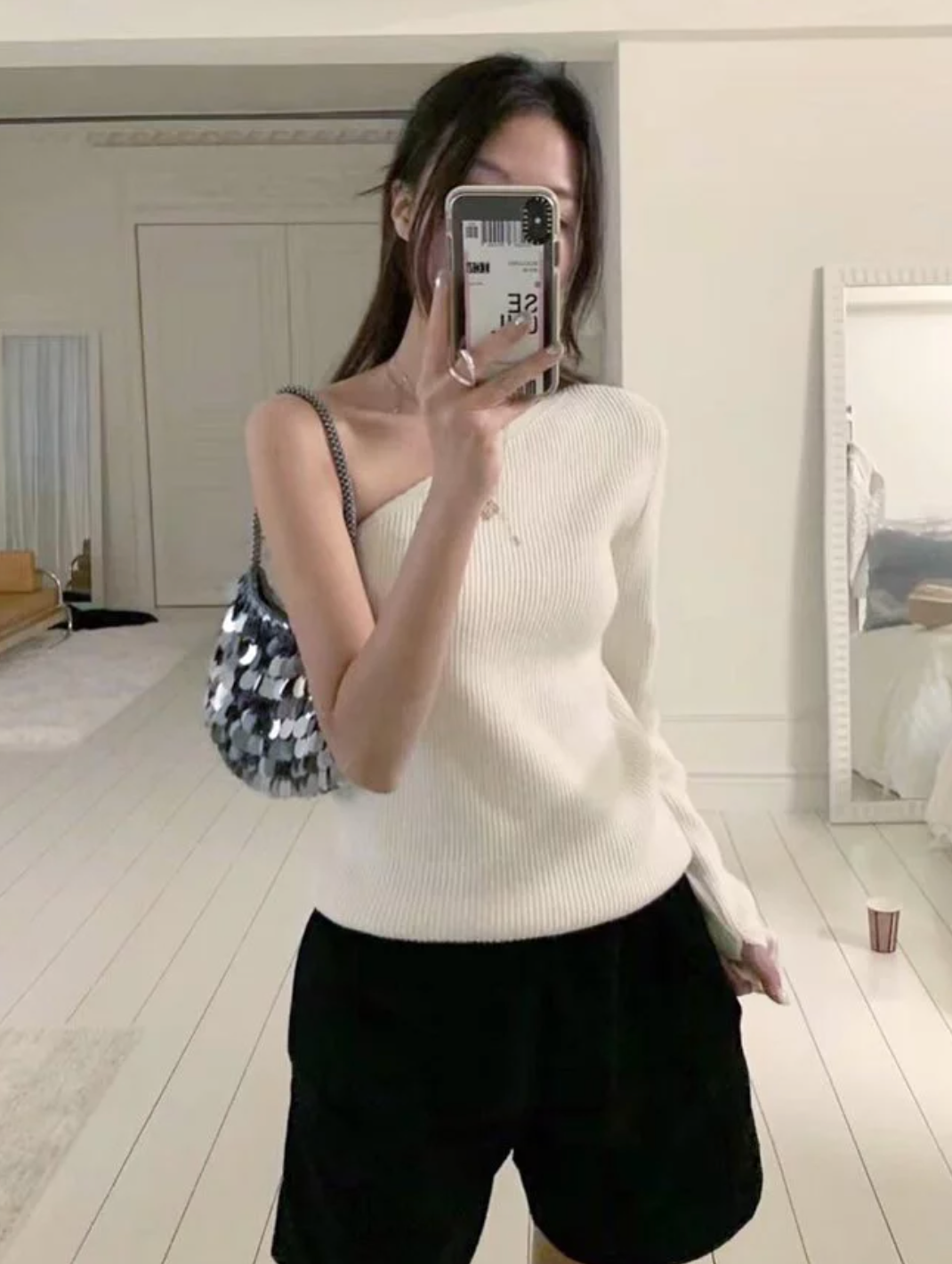 (現)One-Shoulder Thumbhole-Cuff Knit Top (黑白)