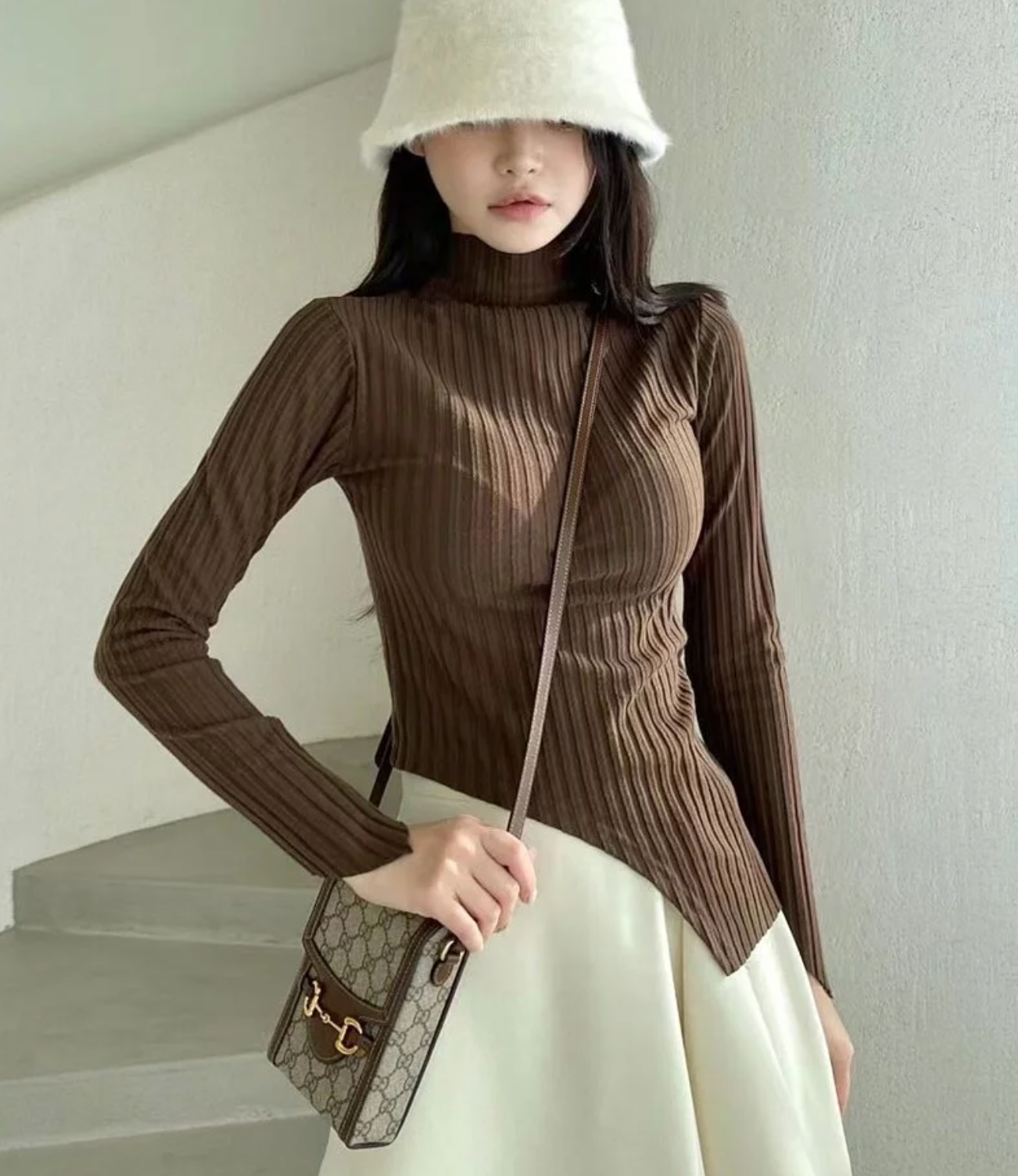 (現) Cut-Out Hem Ribbed Top